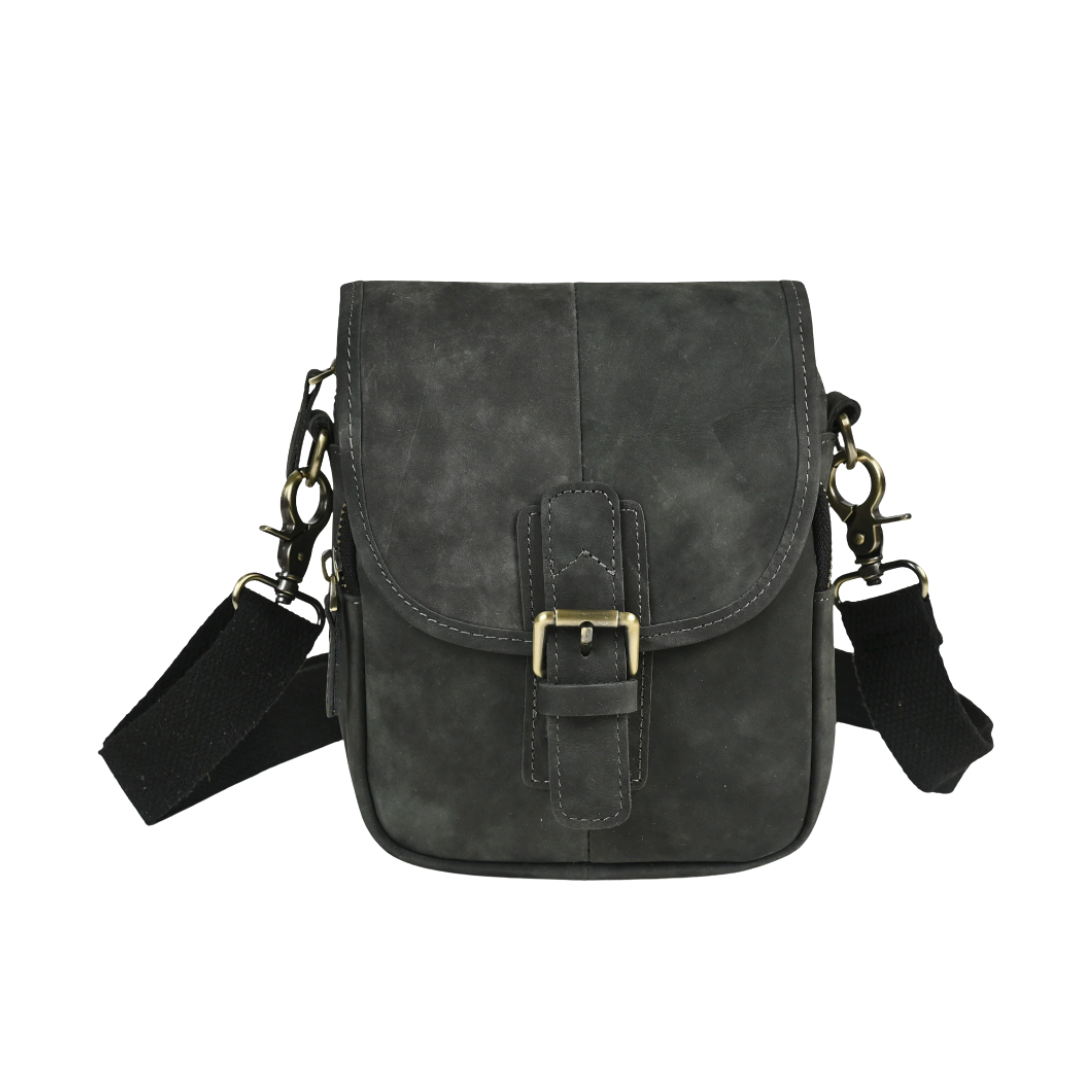 Jules | Pochette en cuir compacte à bandoulière avec rabat à boucle